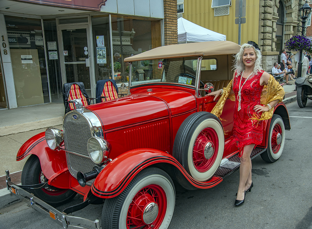 Vintage Ford and Flapper
